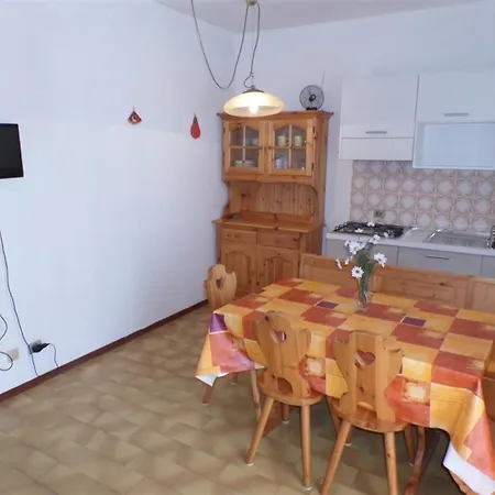 With Terrace And Pool Access * Μπιμπιόνε