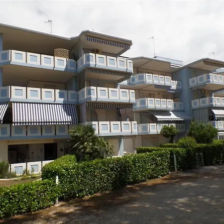 With Terrace And Pool Access Apartment Bibione